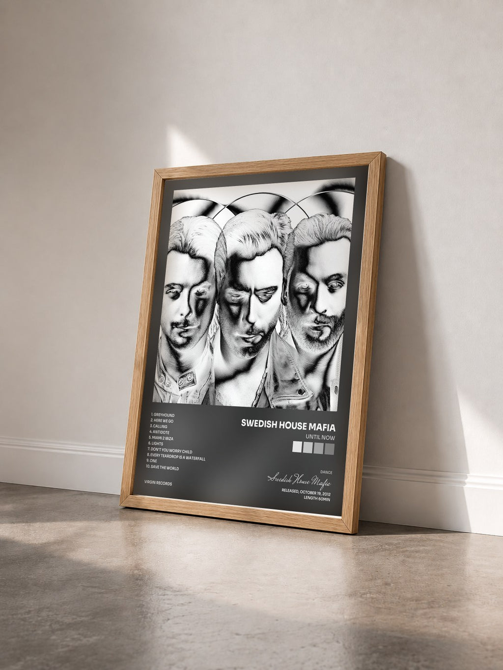 #bois Tableau de l'album Until Now de Swedish House Mafia vu de trois quarts, cadre en bois brut