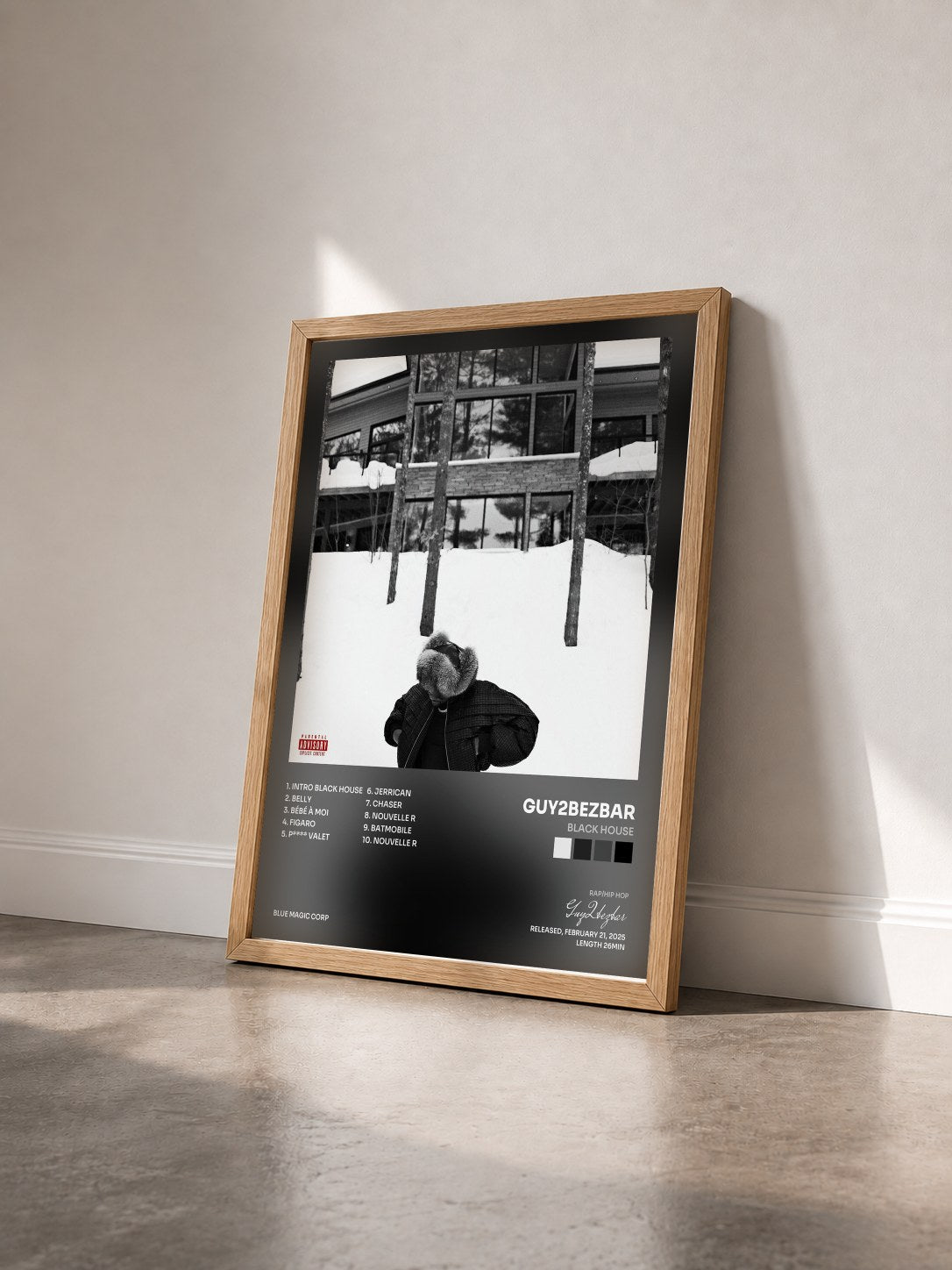 #bois Tableau de l'album Black House de Guy2bezbar vu de trois quarts, cadre en bois brut