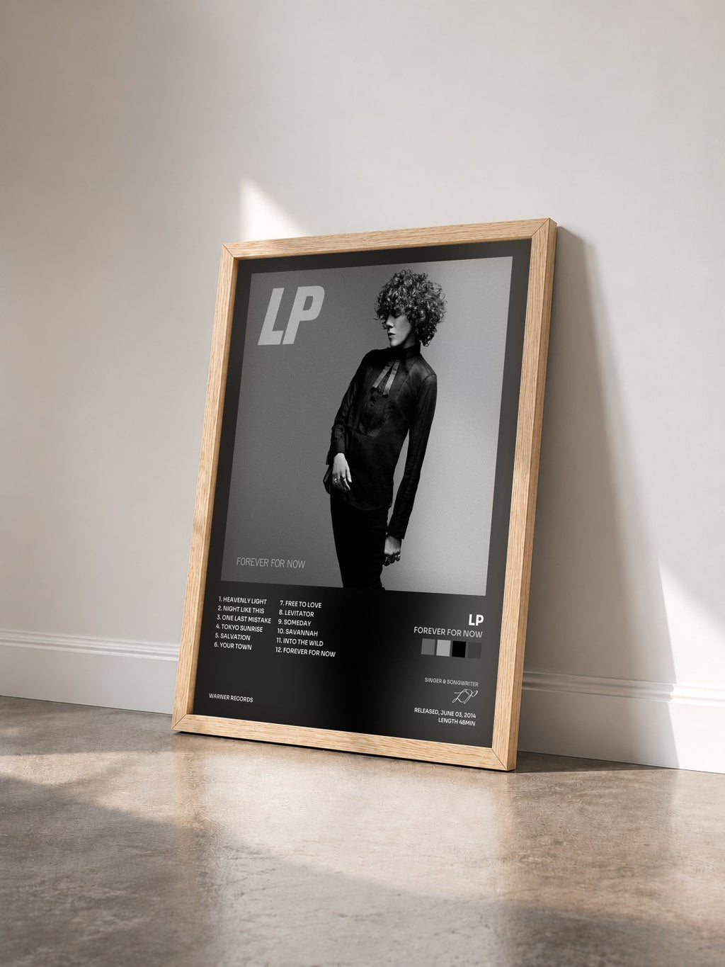 #bois Tableau de l'album Forever for Now de LP vu de trois quarts, cadre en bois brut