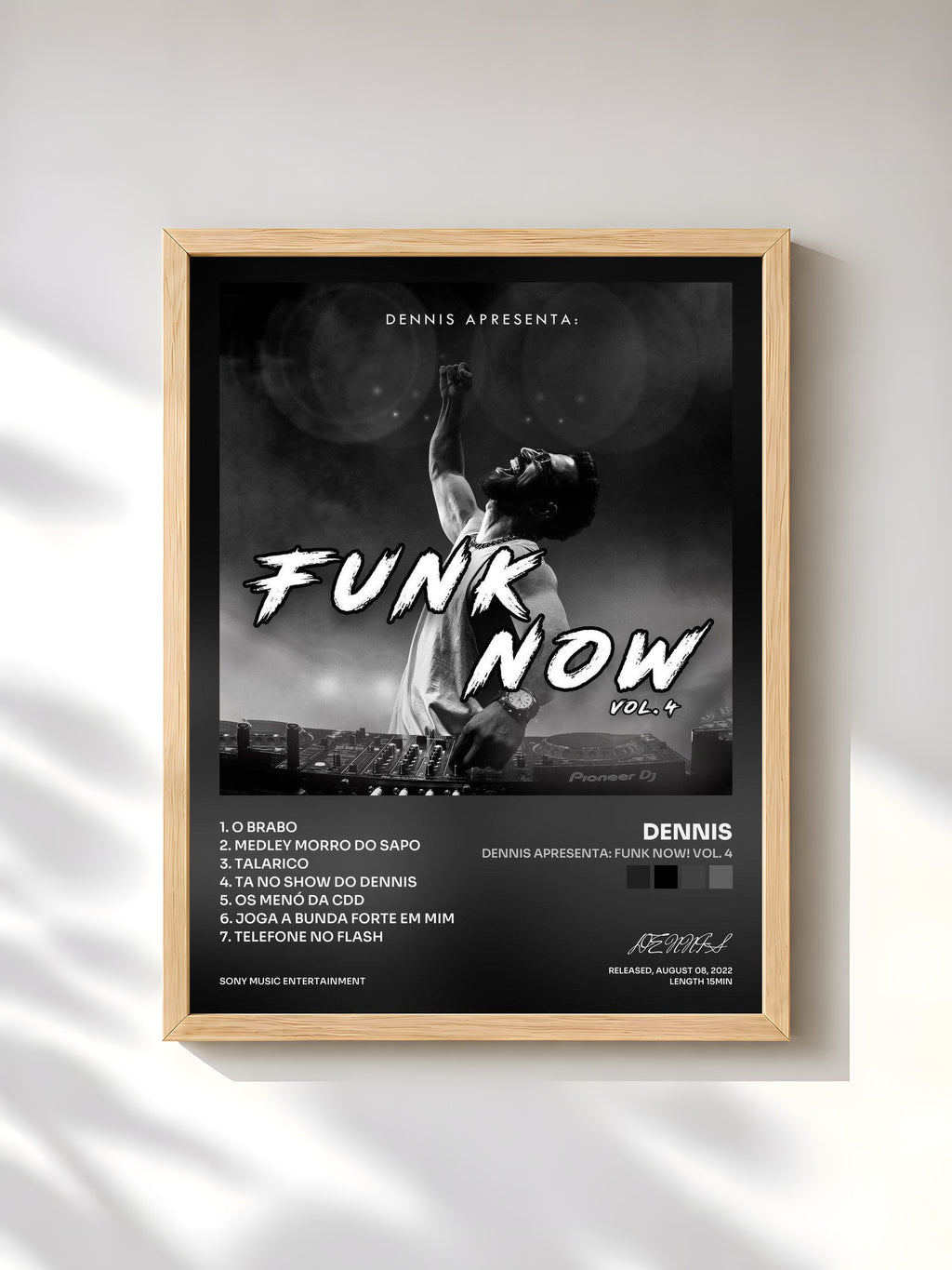 #bois Tableau de l'album DENNIS Apresenta: Funk Now! Vol. 4 de DENNIS, cadre en bois brut, imprimé et encadré en France