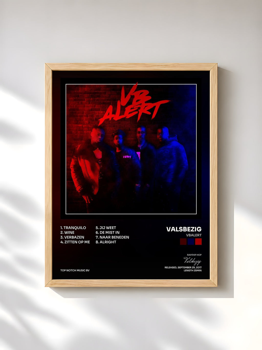 #bois Tableau de l'album VBALERT de Valsbezig, cadre en bois brut, imprimé et encadré en France