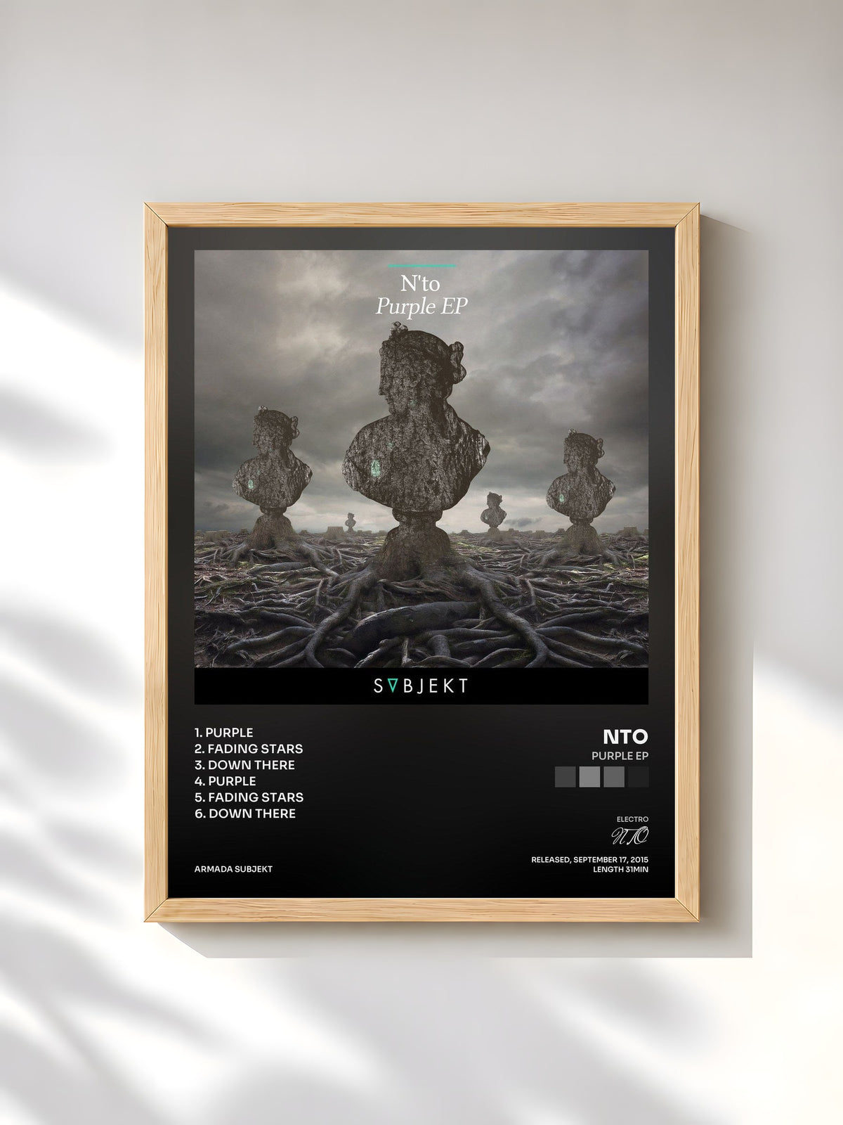 #bois Tableau de l'album Purple EP de NTO, cadre en bois brut, imprimé et encadré en France