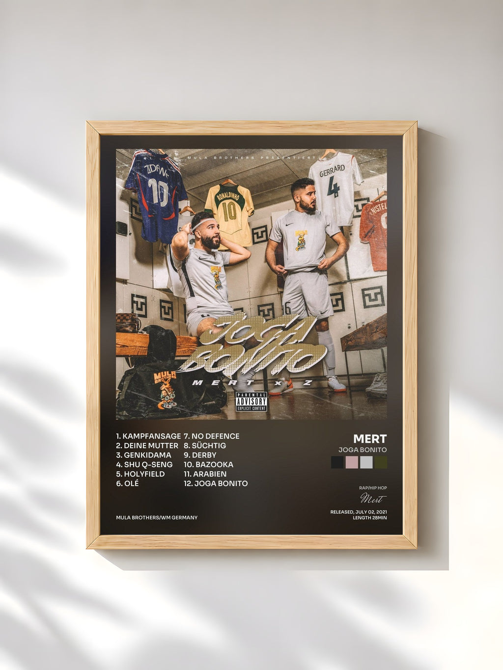 #bois Tableau de l'album JOGA BONITO de Mert, cadre en bois brut, imprimé et encadré en France