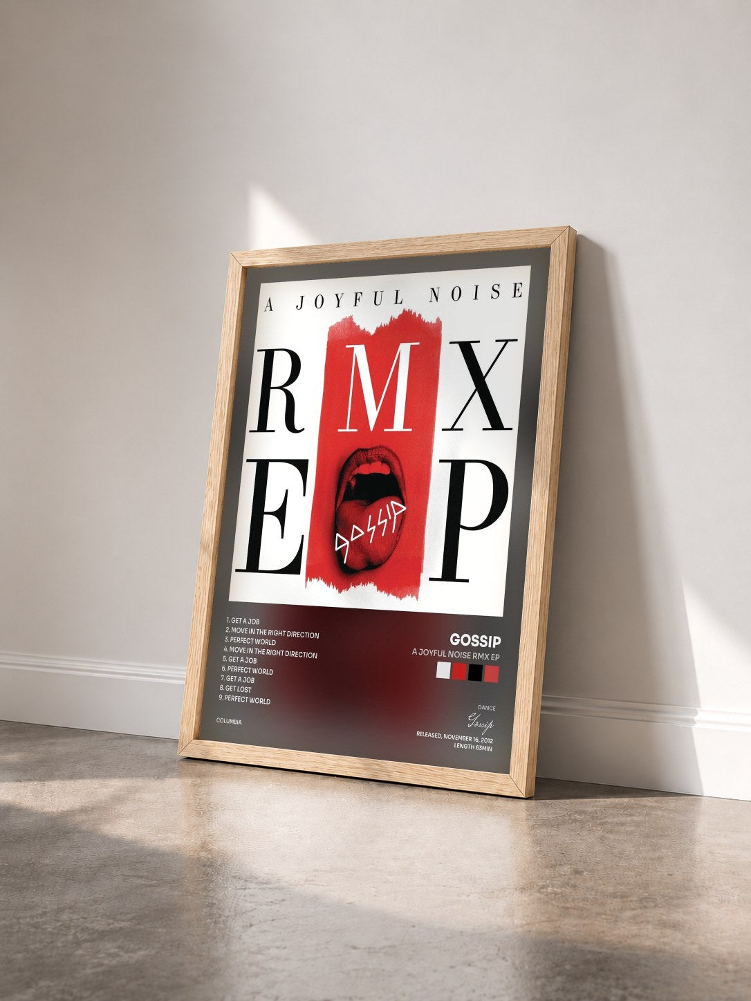 #bois Tableau de l'album A Joyful Noise RMX EP de Gossip vu de trois quarts, cadre en bois brut