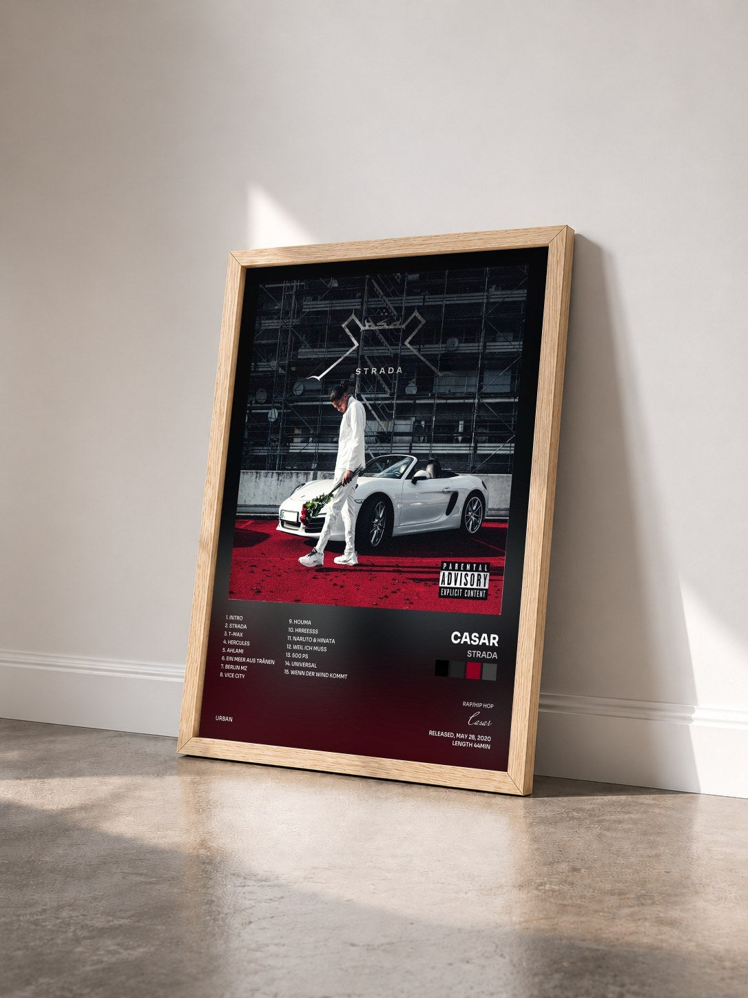 #bois Tableau de l'album STRADA de Casar vu de trois quarts, cadre en bois brut