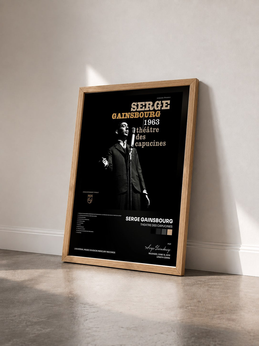 #bois Tableau de l'album Theatre Des Capucines de Serge Gainsbourg vu de trois quarts, cadre en bois brut