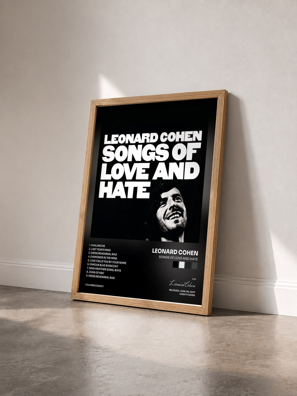 #bois Tableau de l'album Songs Of Love And Hate de Leonard Cohen vu de trois quarts, cadre en bois brut