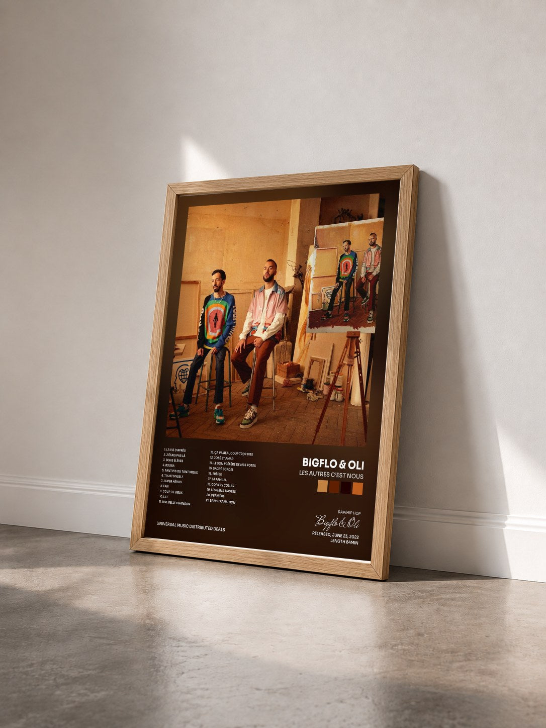 #bois Tableau de l'album Les autres c’est nous de Bigflo & Oli vu de trois quarts, cadre en bois brut