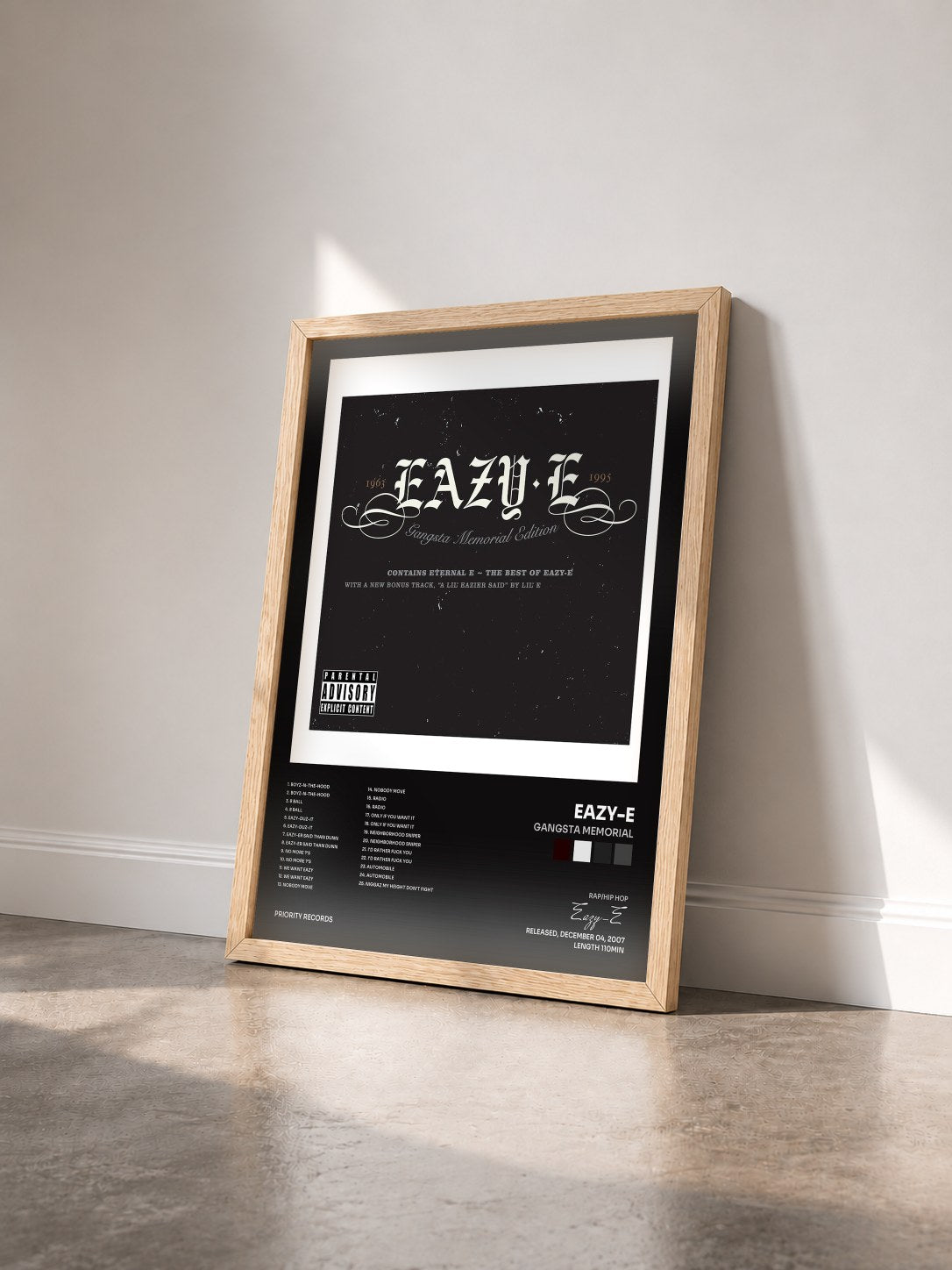 #bois Tableau de l'album Gangsta Memorial de Eazy-E vu de trois quarts, cadre en bois brut