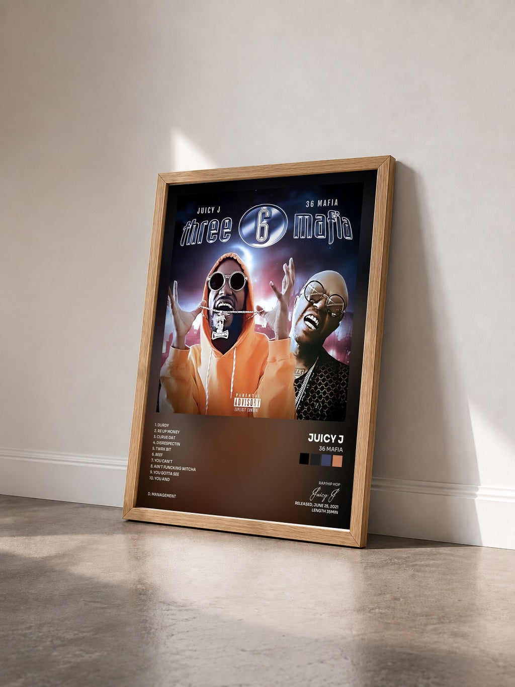 #bois Tableau de l'album 36 Mafia de Juicy J vu de trois quarts, cadre en bois brut