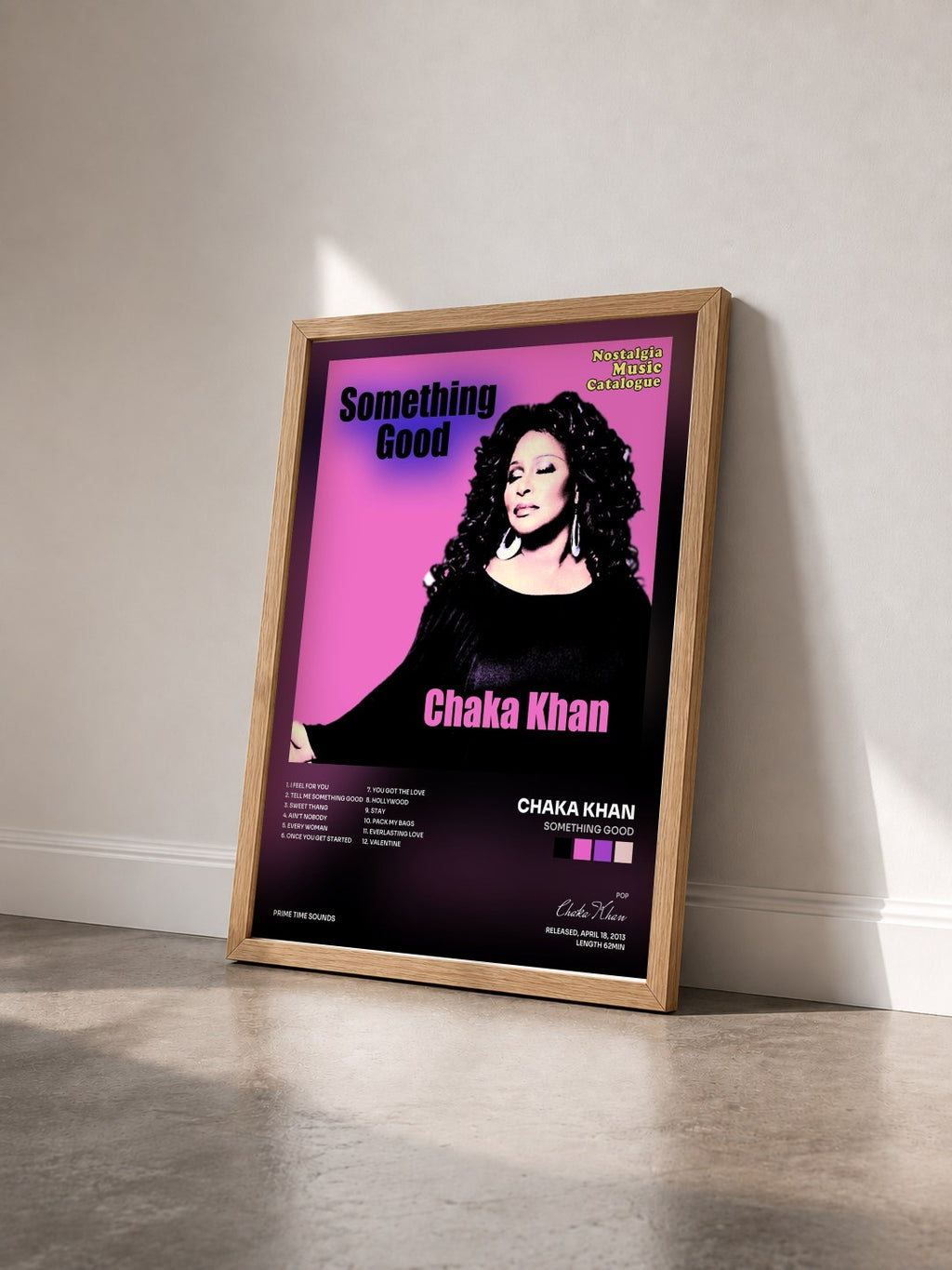 #bois Tableau de l'album Something Good de Chaka Khan vu de trois quarts, cadre en bois brut