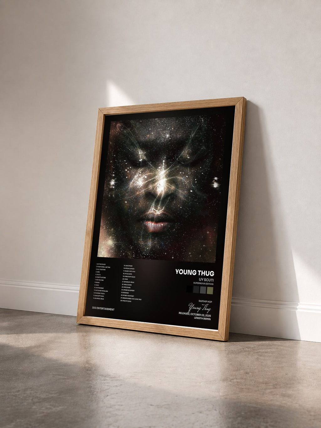 #bois Tableau de l'album UY SCUTI (Supernova Edition) de Young Thug vu de trois quarts, cadre en bois brut