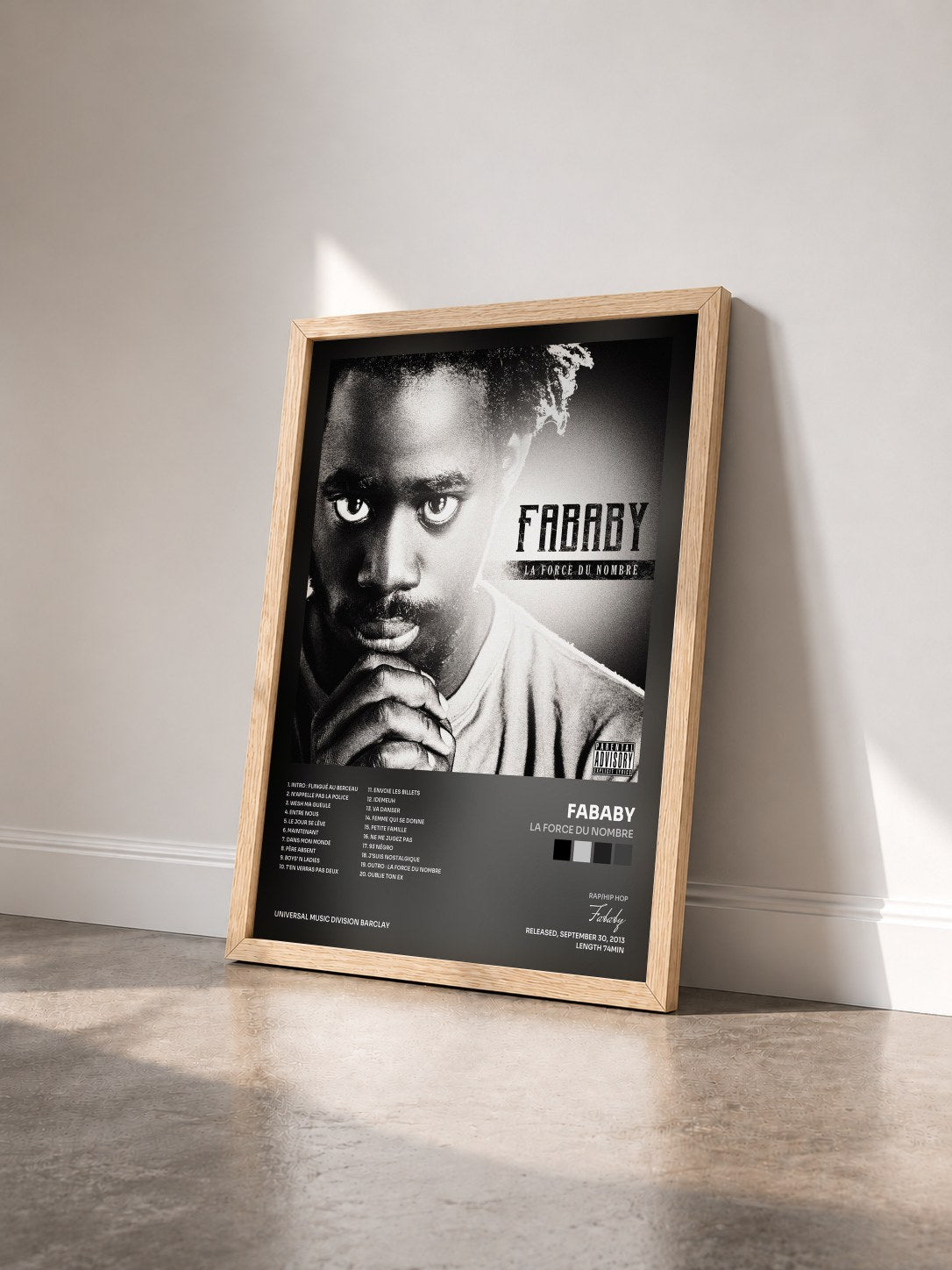 #bois Tableau de l'album La Force Du Nombre de Fababy vu de trois quarts, cadre en bois brut