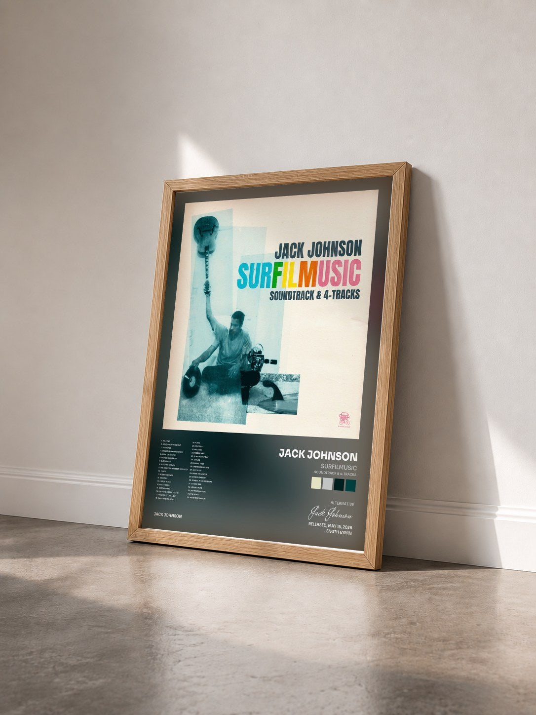 #bois Tableau de l'album SURFILMUSIC (Soundtrack & 4-Tracks) de Jack Johnson vu de trois quarts, cadre en bois brut