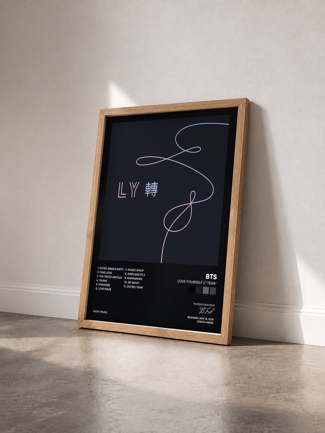 #bois Tableau de l'album Love Yourself 轉 'Tear' de BTS vu de trois quarts, cadre en bois brut
