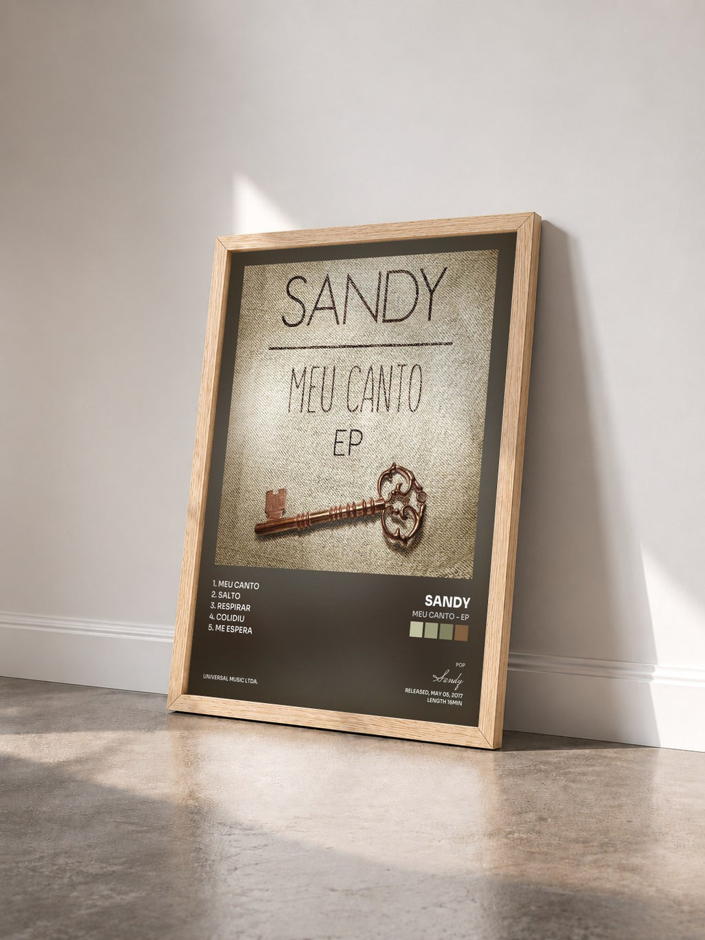 #bois Tableau de l'album Meu Canto - EP de Sandy vu de trois quarts, cadre en bois brut