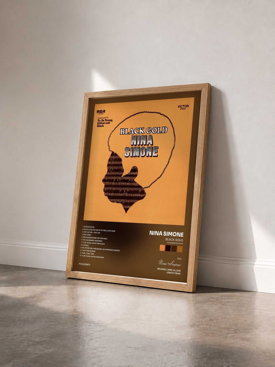 #bois Tableau de l'album Black Gold (Expanded Edition) de Nina Simone vu de trois quarts, cadre en bois brut