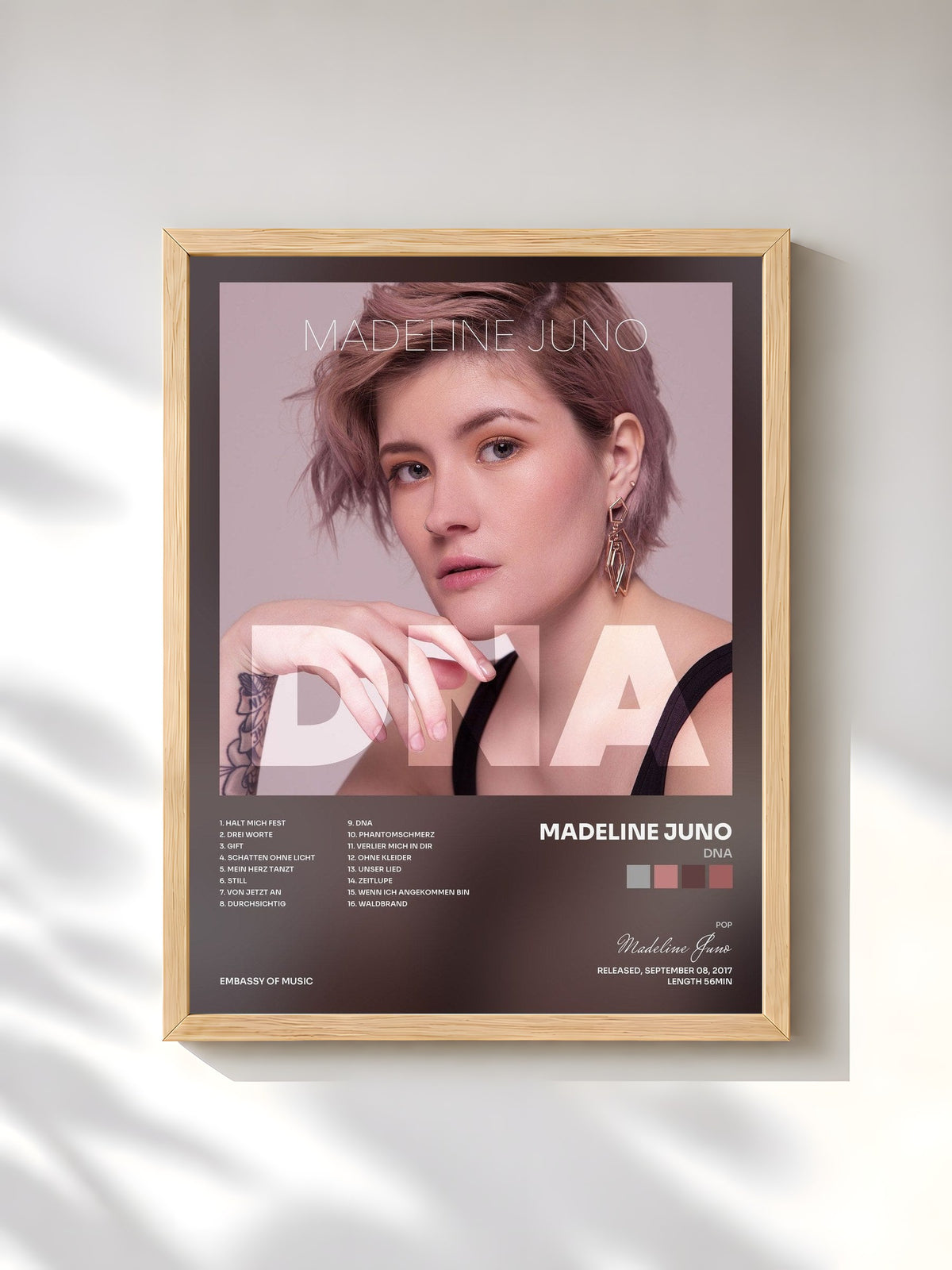 #bois Tableau de l'album DNA de Madeline Juno, cadre en bois brut, imprimé et encadré en France