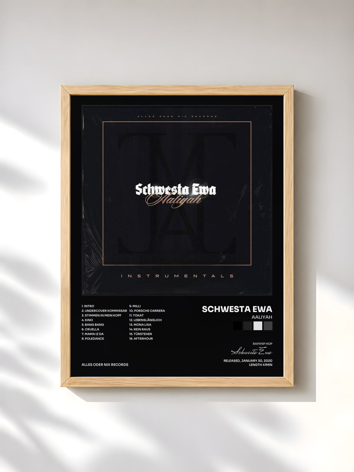 #bois Tableau de l'album Aaliyah de Schwesta Ewa, cadre en bois brut, imprimé et encadré en France