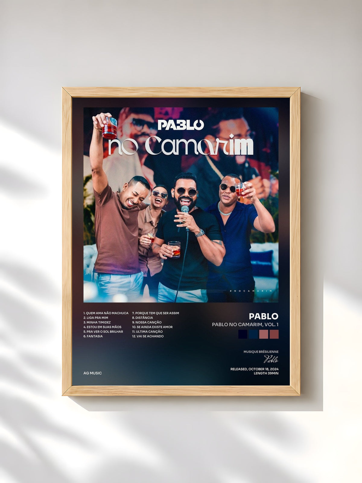 #bois Tableau de l'album Pablo no Camarim, Vol. 1 de Pablo, cadre en bois brut, imprimé et encadré en France
