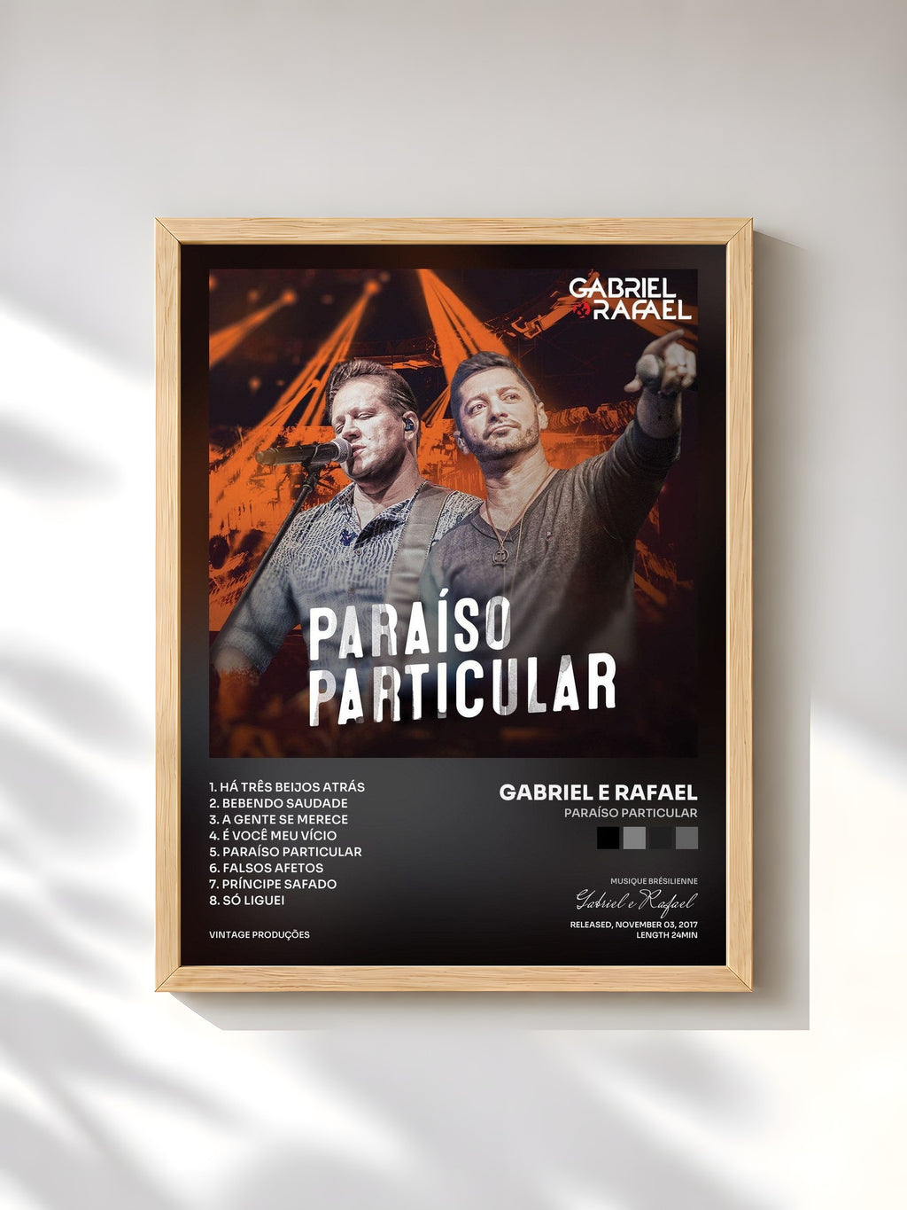 #bois Tableau de l'album Paraíso Particular de Gabriel e Rafael, cadre en bois brut, imprimé et encadré en France