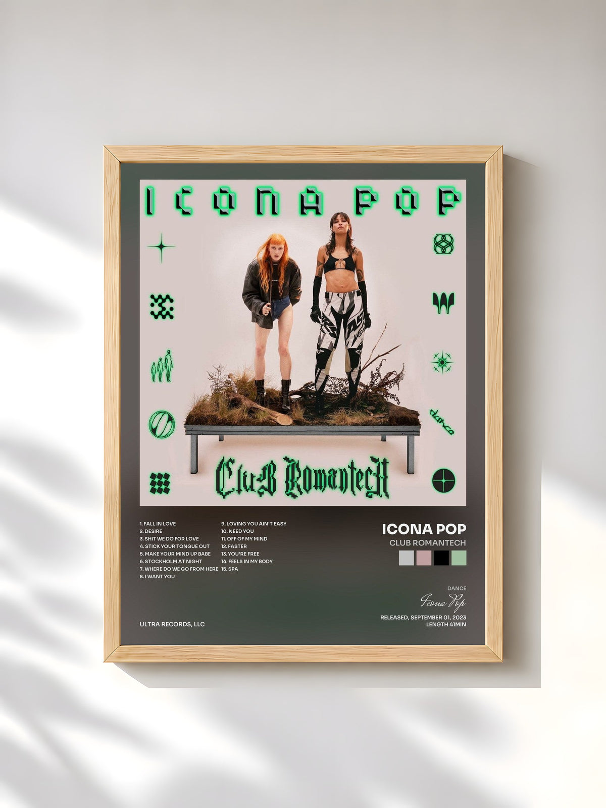 #bois Tableau de l'album Club Romantech de Icona Pop, cadre en bois brut, imprimé et encadré en France