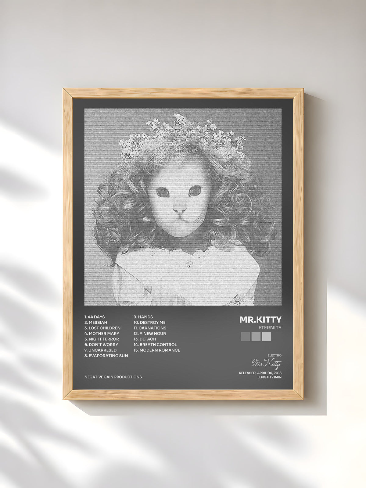 #bois Tableau de l'album ETERNITY de Mr.Kitty, cadre en bois brut, imprimé et encadré en France