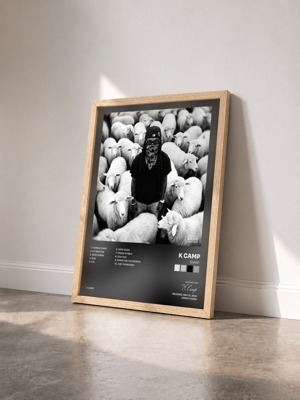 #bois Tableau de l'album GIANT de K Camp vu de trois quarts, cadre en bois brut