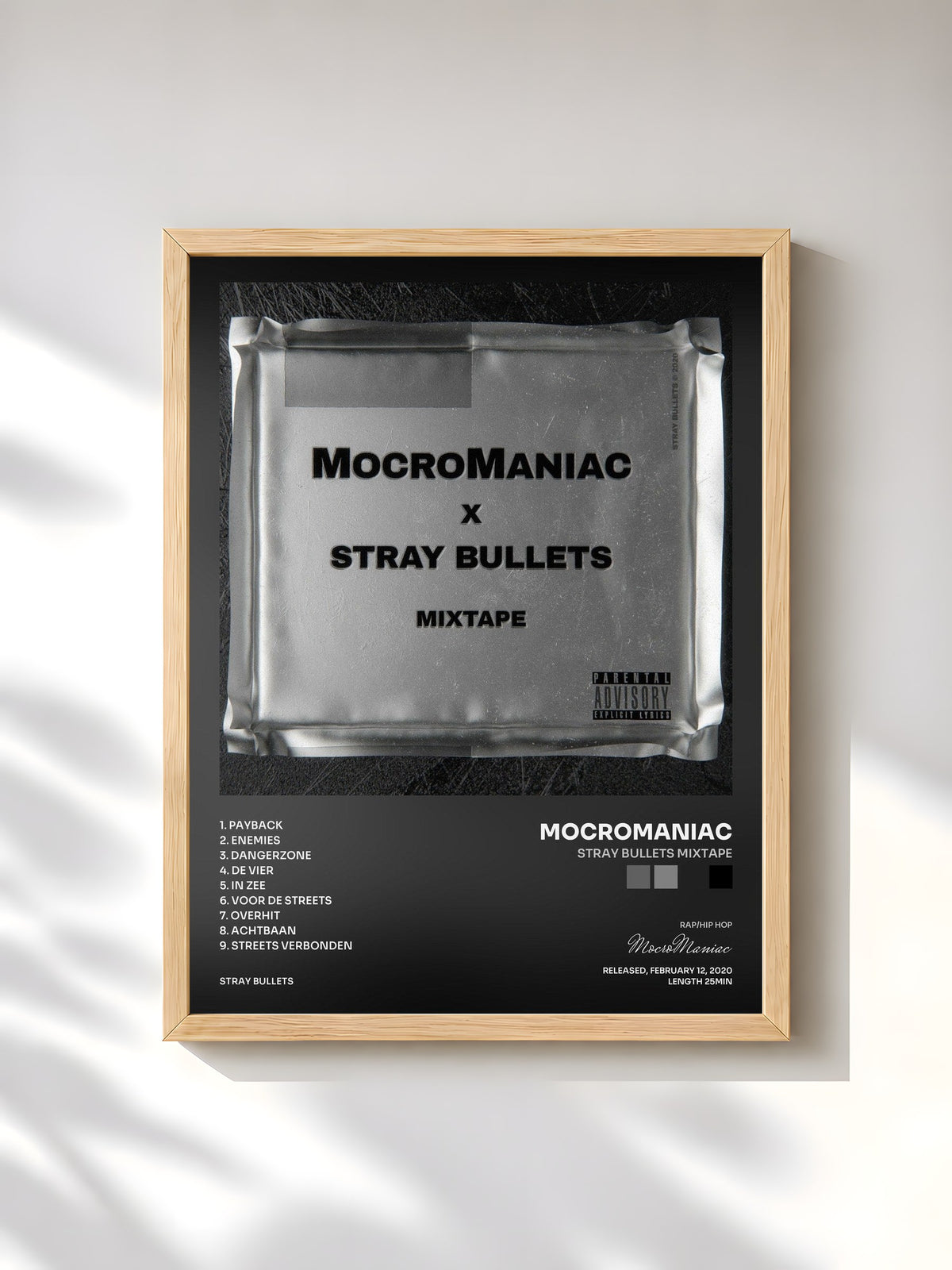 #bois Tableau de l'album Stray Bullets Mixtape de MocroManiac, cadre en bois brut, imprimé et encadré en France