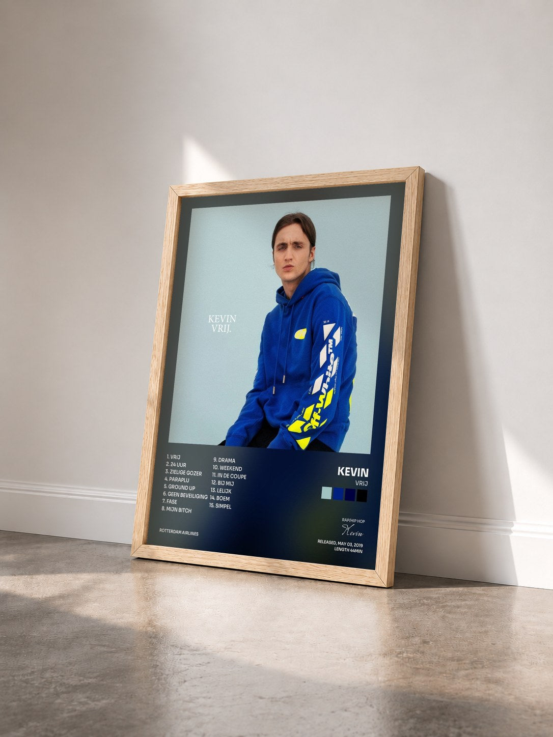 #bois Tableau de l'album Vrij de Kevin vu de trois quarts, cadre en bois brut