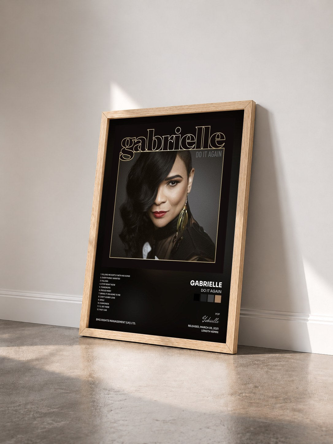 #bois Tableau de l'album Do It Again de Gabrielle vu de trois quarts, cadre en bois brut