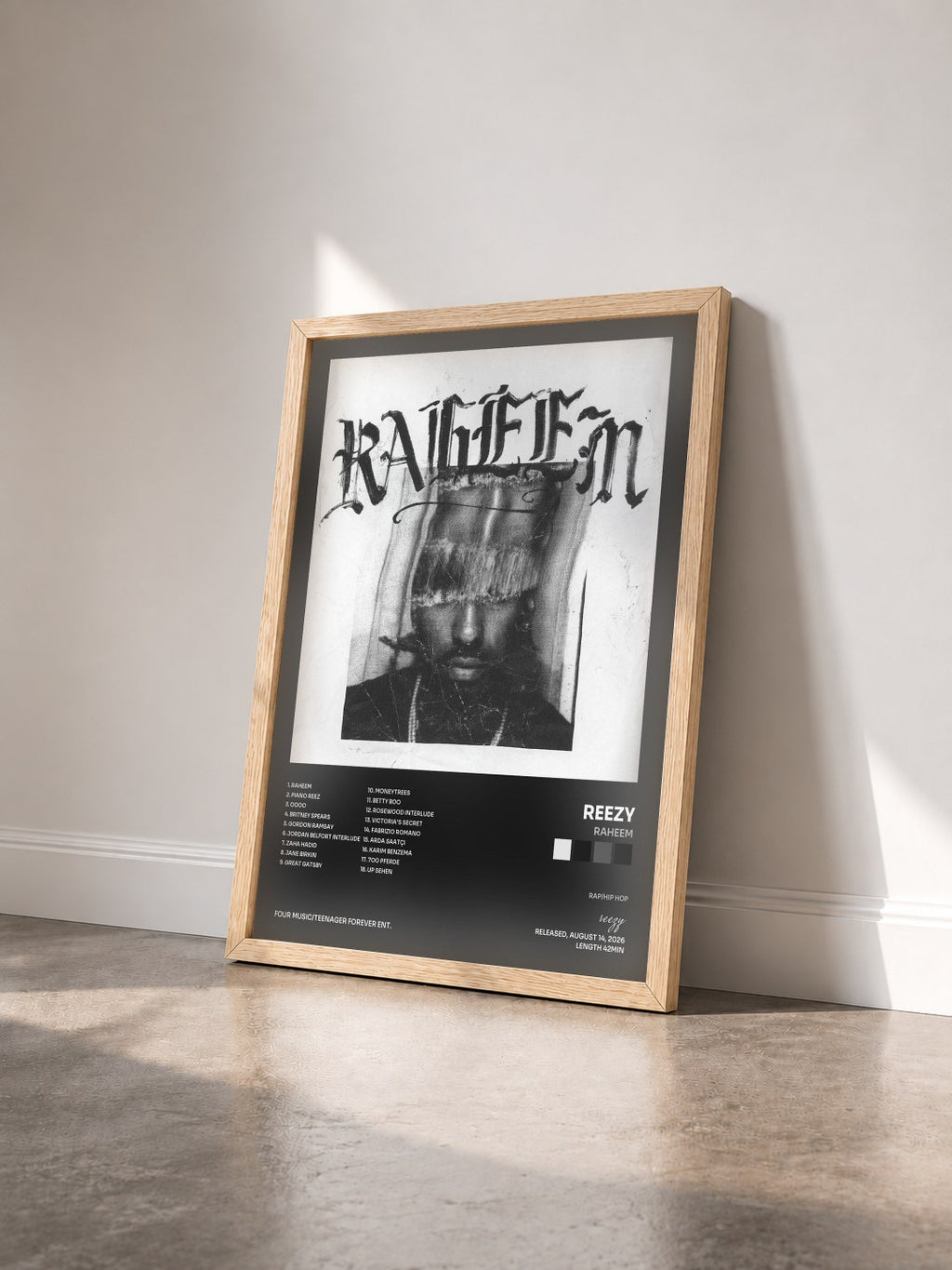 #bois Tableau de l'album RAHEEM de reezy vu de trois quarts, cadre en bois brut