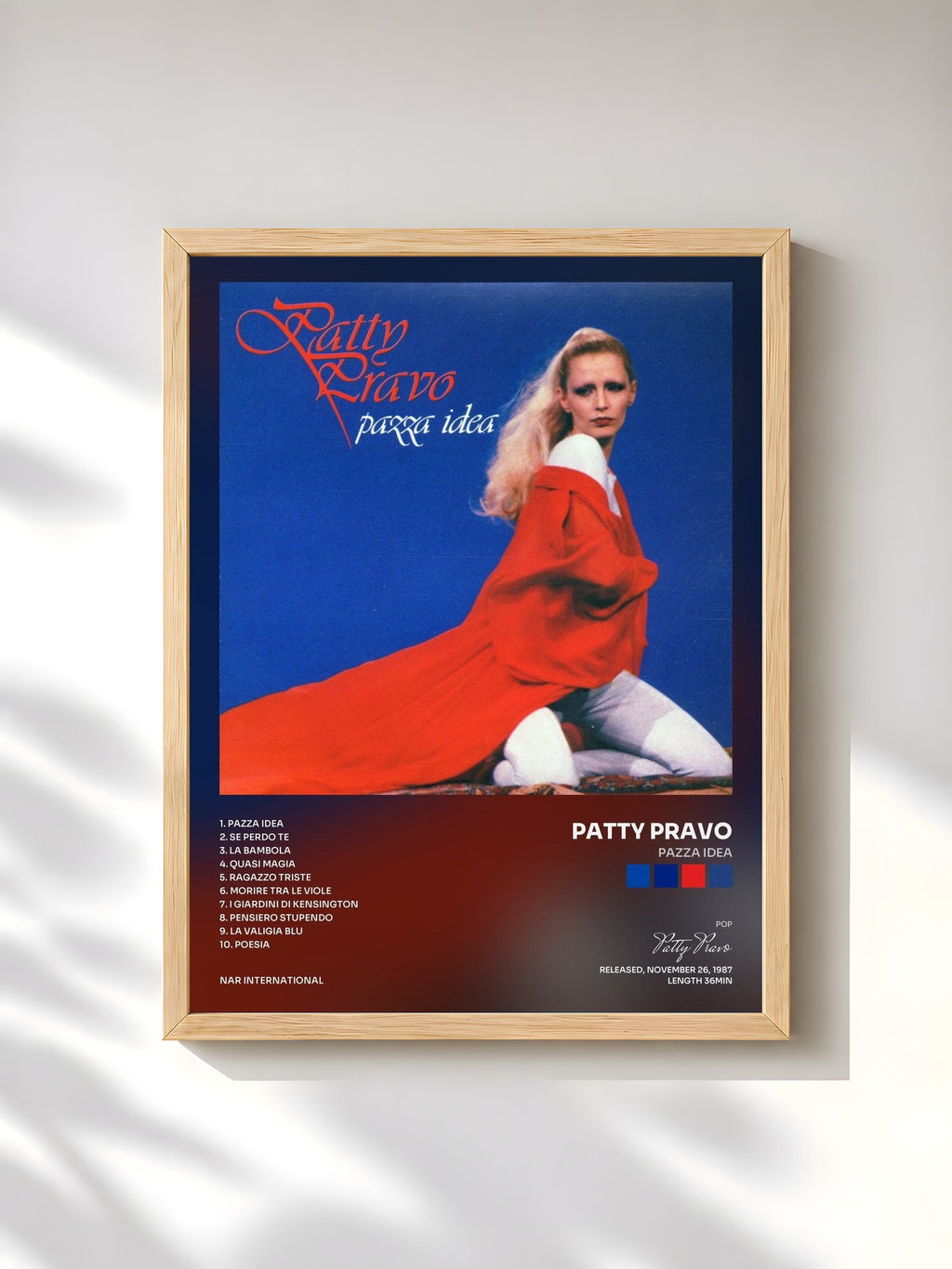 #bois Tableau de l'album Pazza idea de Patty Pravo, cadre en bois brut, imprimé et encadré en France