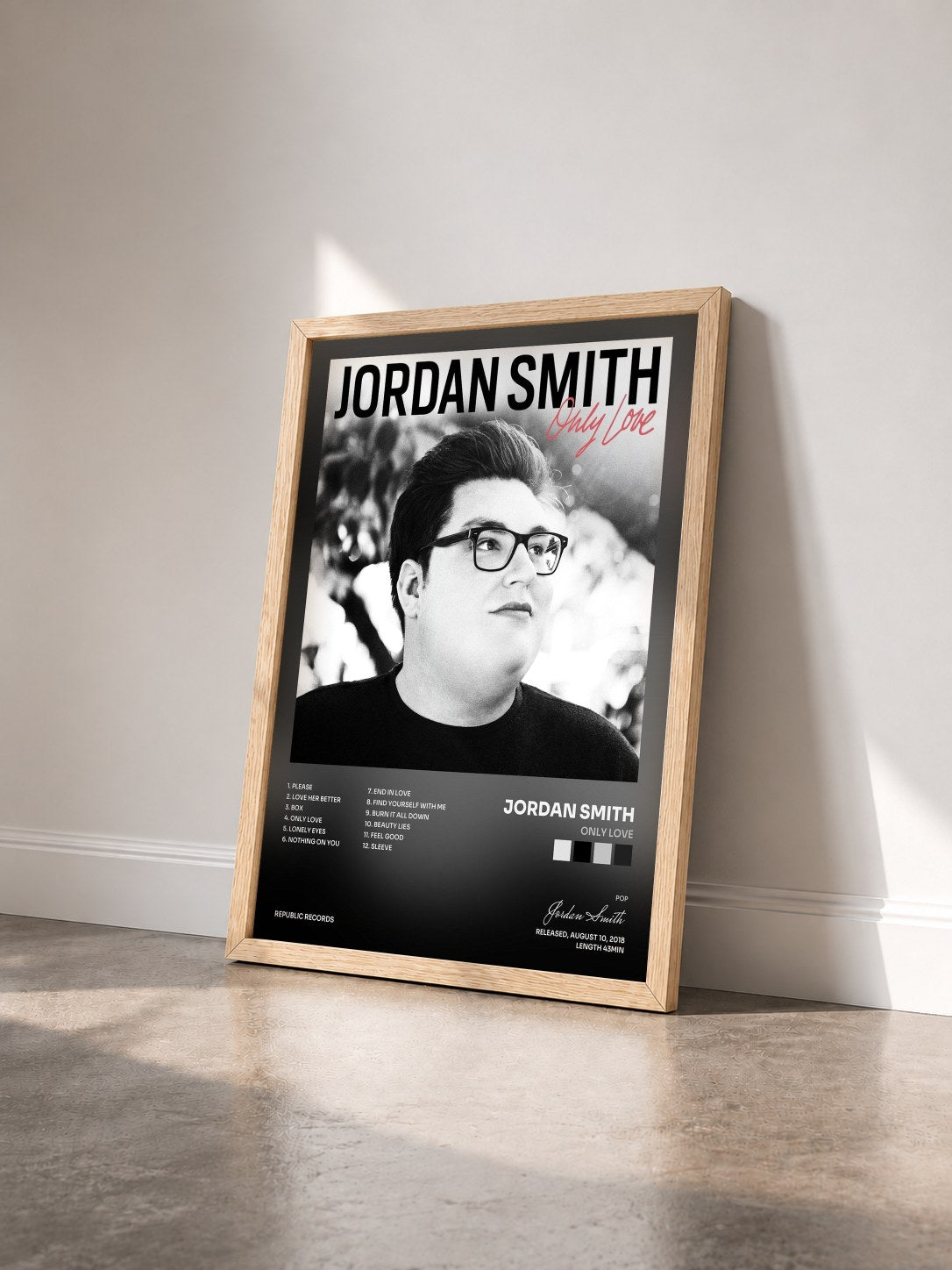#bois Tableau de l'album Only Love de Jordan Smith vu de trois quarts, cadre en bois brut
