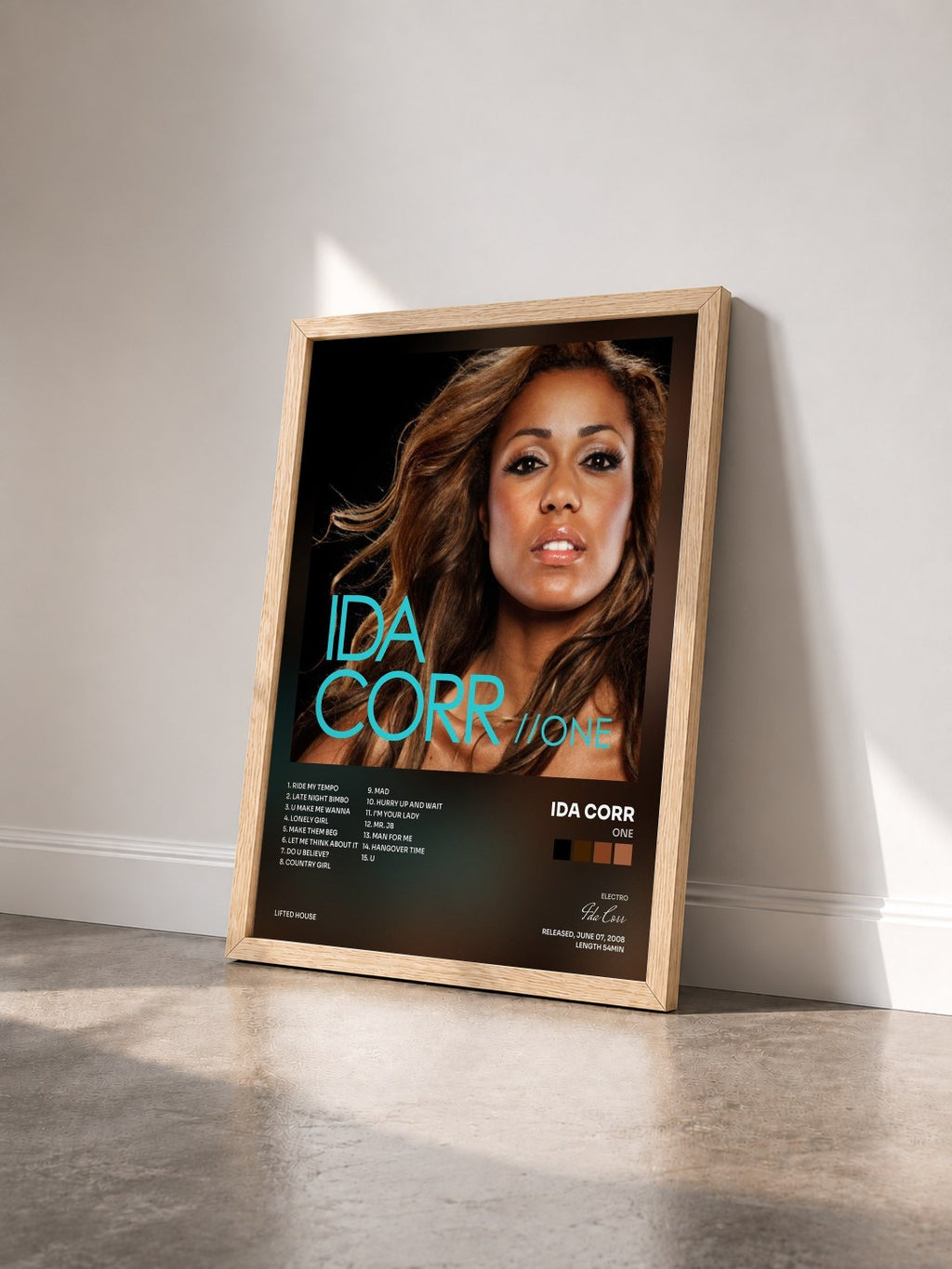 #bois Tableau de l'album One de Ida Corr vu de trois quarts, cadre en bois brut