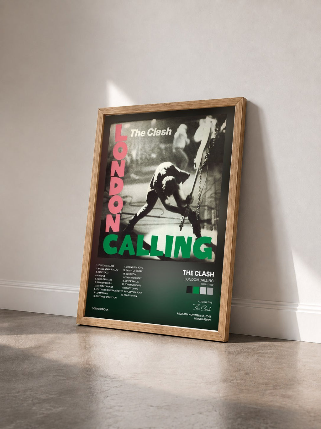 #bois Tableau de l'album London Calling (Remastered) de The Clash vu de trois quarts, cadre en bois brut