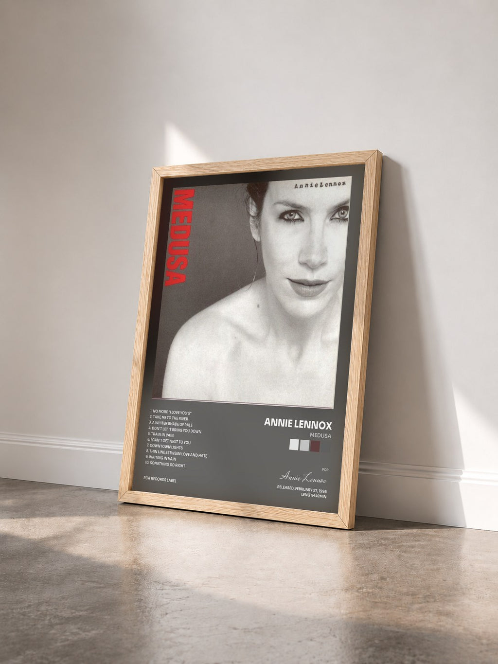 #bois Tableau de l'album Medusa de Annie Lennox vu de trois quarts, cadre en bois brut