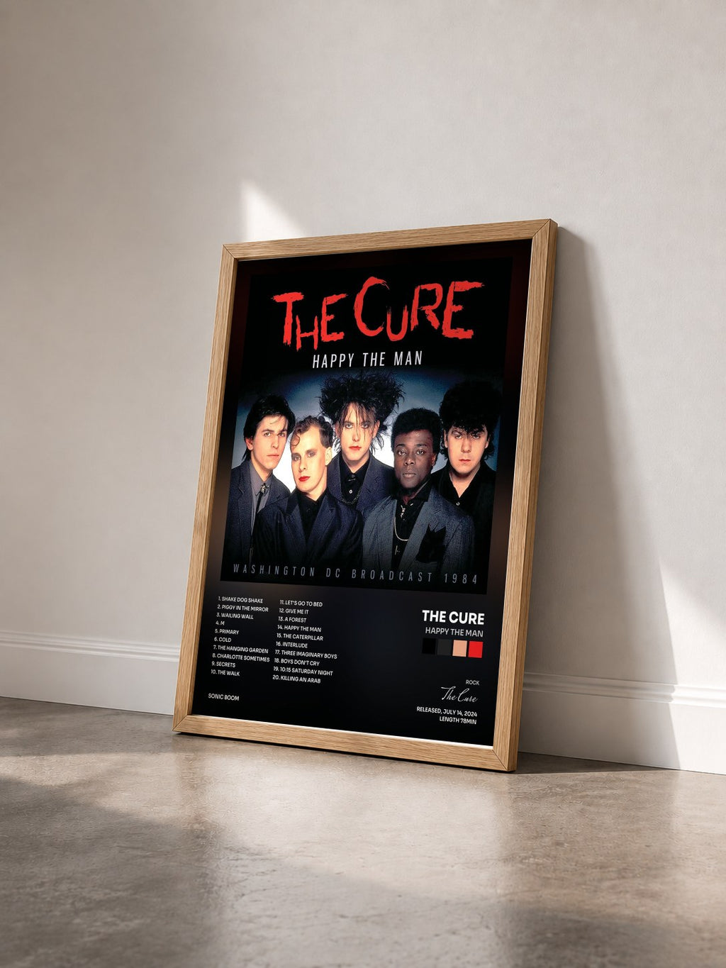 #bois Tableau de l'album Happy The Man de The Cure vu de trois quarts, cadre en bois brut