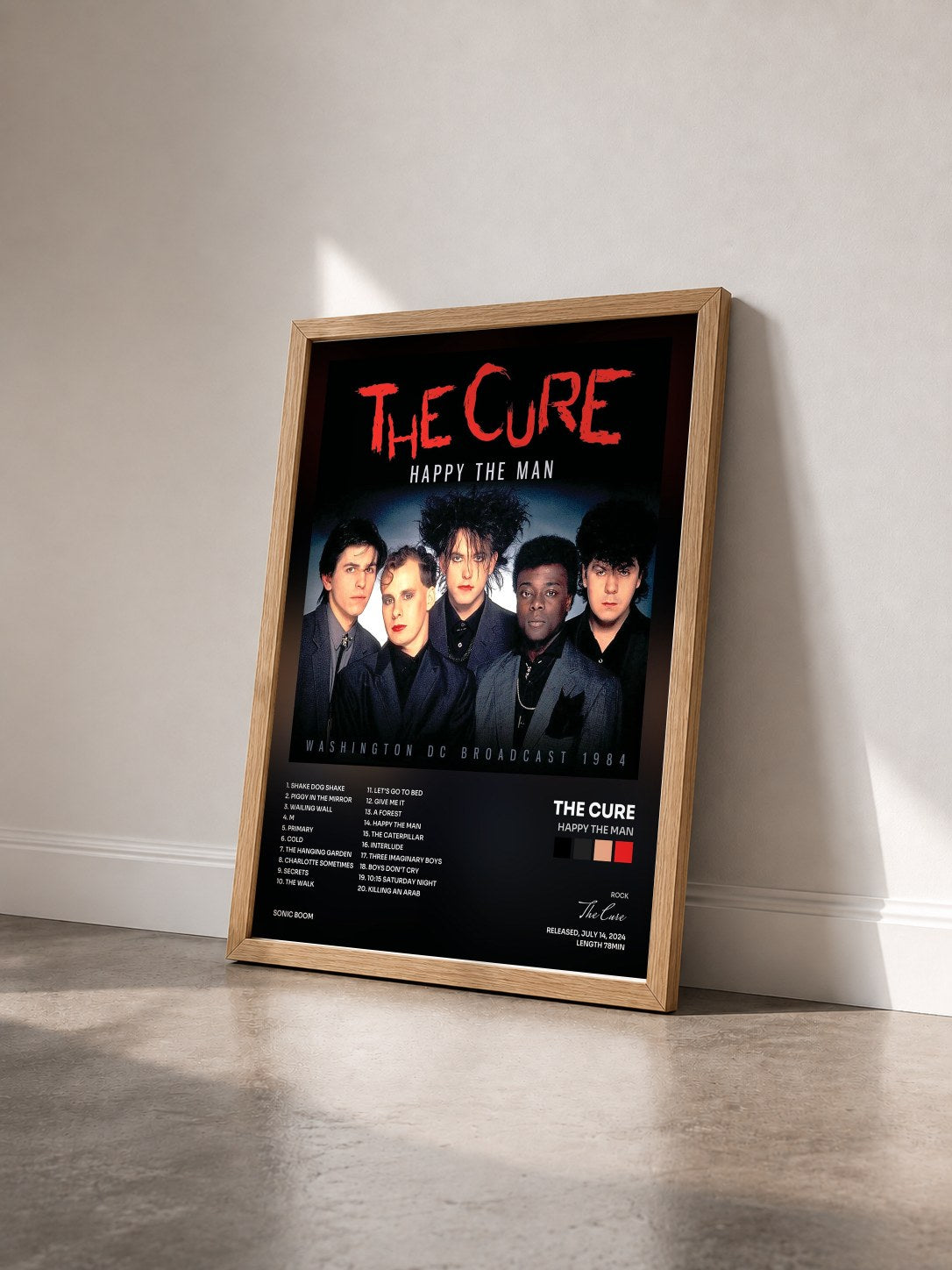 #bois Tableau de l'album Happy The Man de The Cure vu de trois quarts, cadre en bois brut