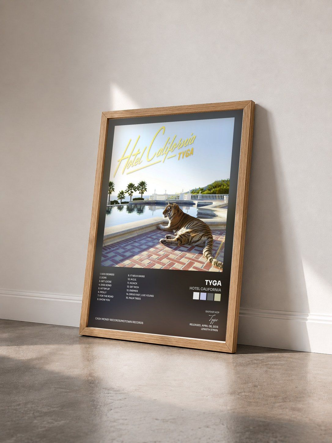 #bois Tableau de l'album Hotel California de Tyga vu de trois quarts, cadre en bois brut