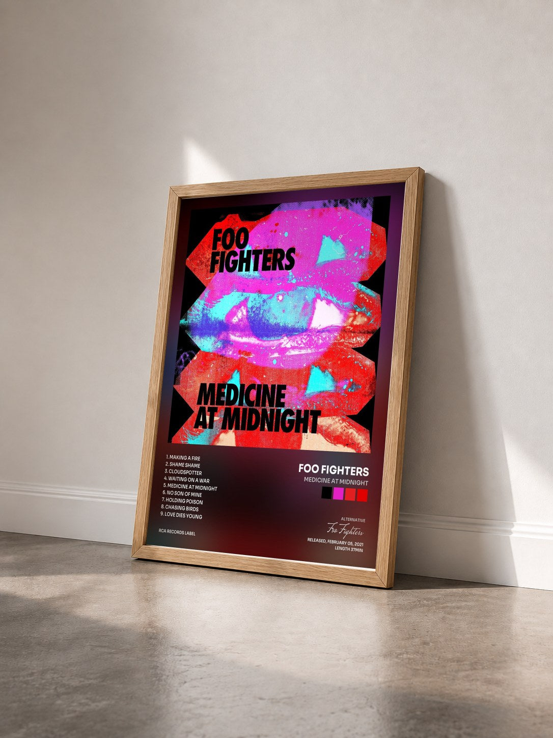 #bois Tableau de l'album Medicine At Midnight de Foo Fighters vu de trois quarts, cadre en bois brut
