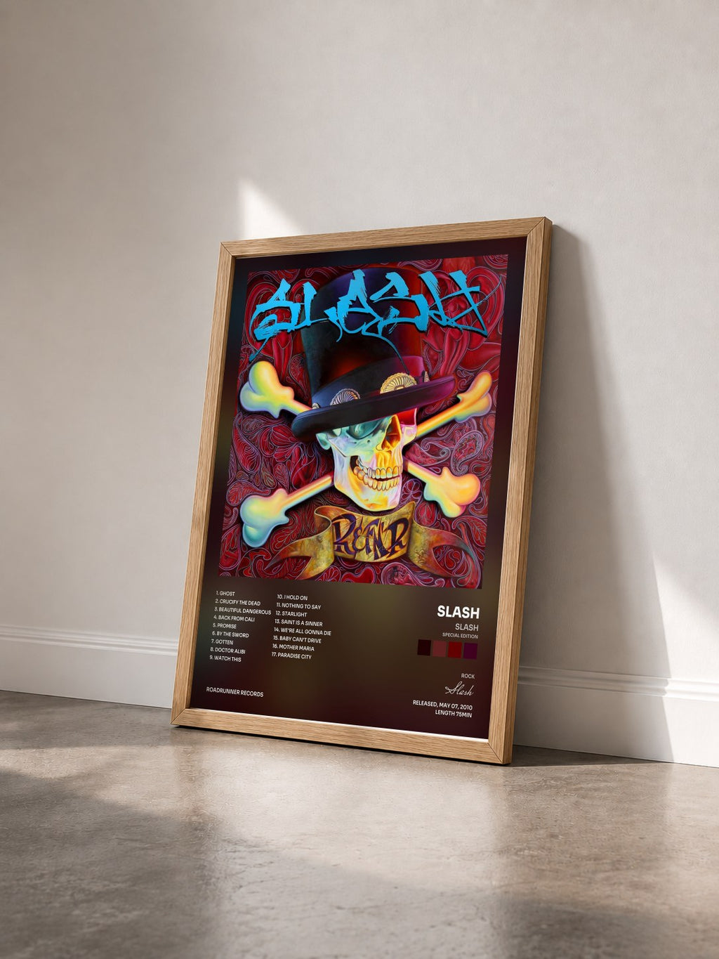 #bois Tableau de l'album Slash (Special Edition) de Slash vu de trois quarts, cadre en bois brut