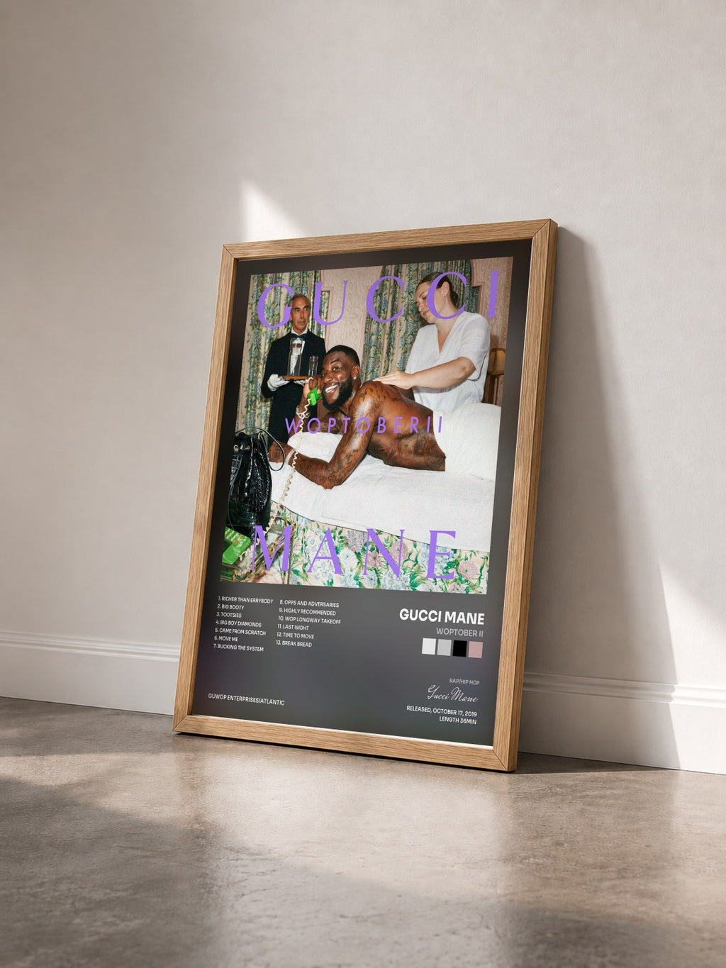 #bois Tableau de l'album Woptober II de Gucci Mane vu de trois quarts, cadre en bois brut