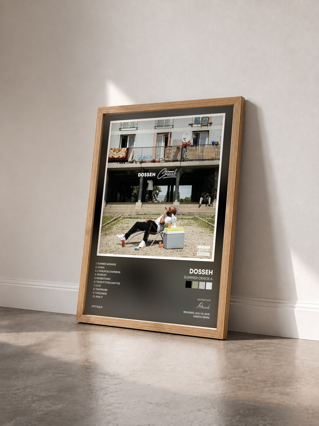 #bois Tableau de l'album Summer Crack 4 de Dosseh vu de trois quarts, cadre en bois brut