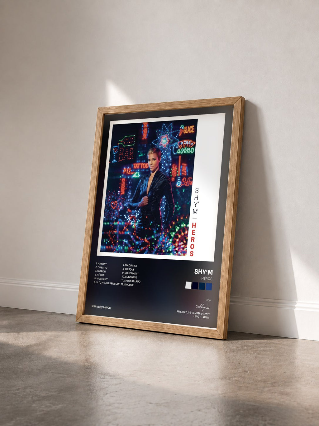 #bois Tableau de l'album Héros de Shy'm vu de trois quarts, cadre en bois brut