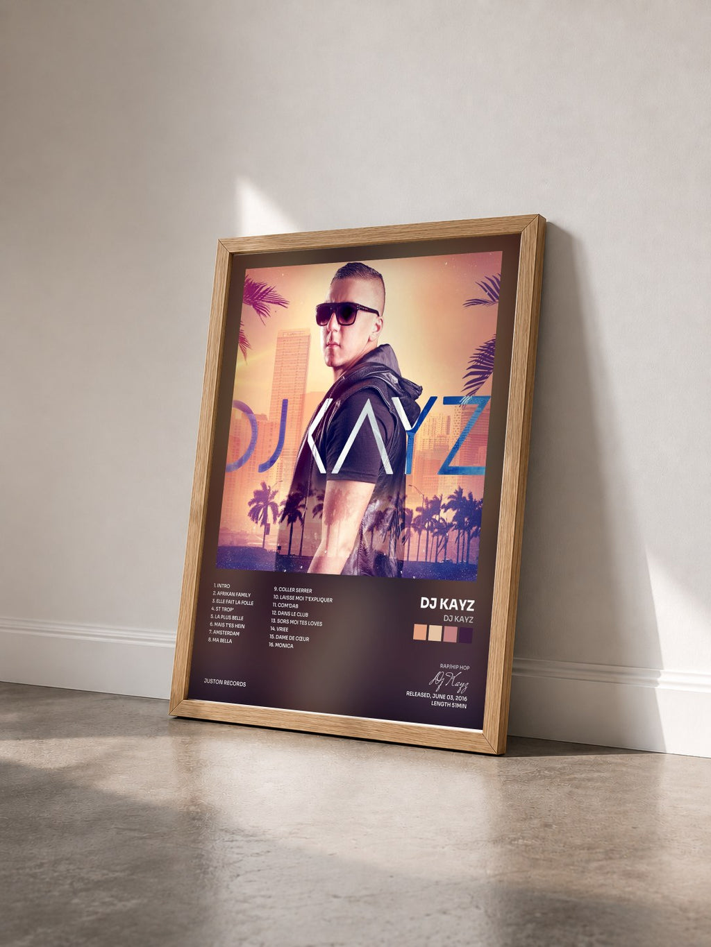 #bois Tableau de l'album DJ Kayz de Dj Kayz vu de trois quarts, cadre en bois brut