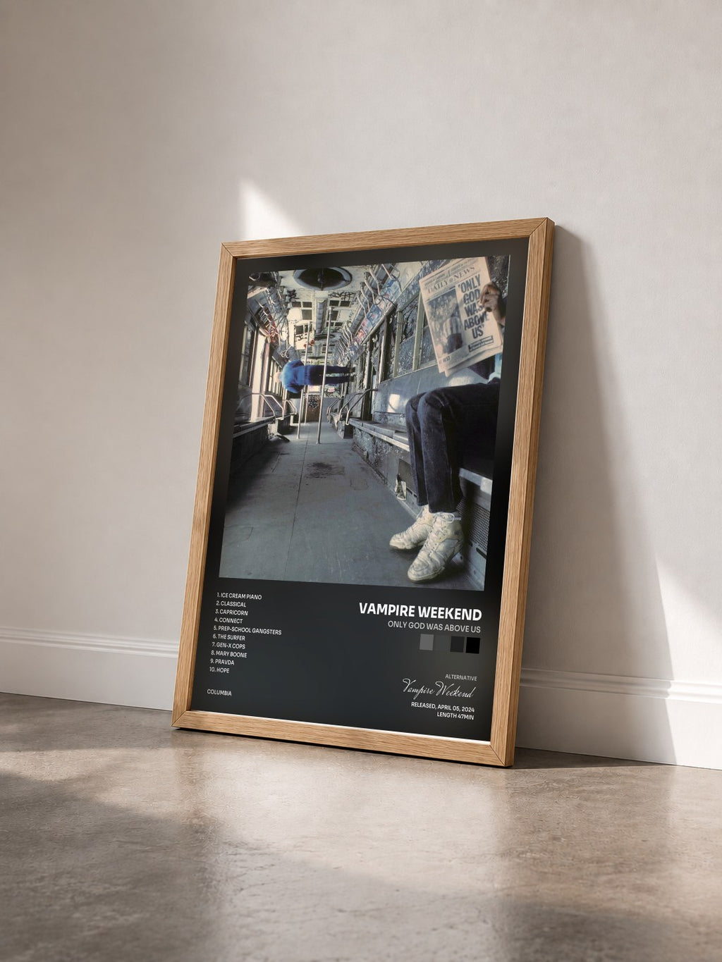 #bois Tableau de l'album Only God Was Above Us de Vampire Weekend vu de trois quarts, cadre en bois brut