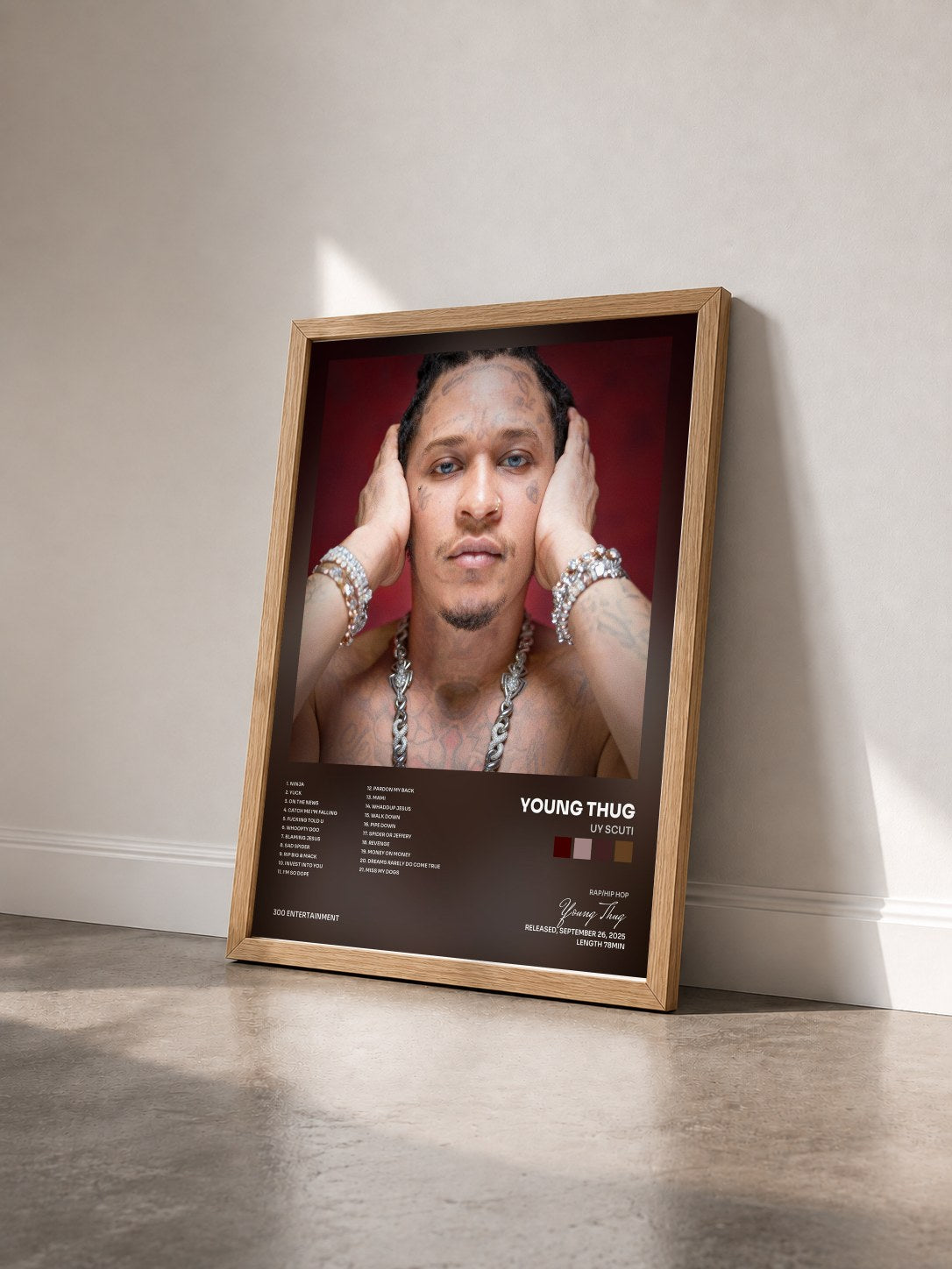 #bois Tableau de l'album UY SCUTI de Young Thug vu de trois quarts, cadre en bois brut