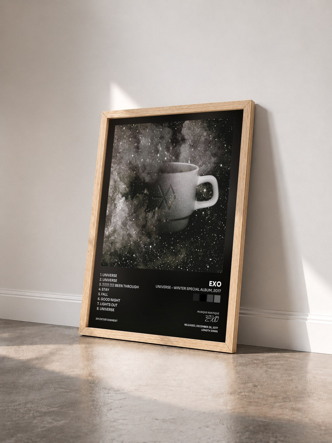 #bois Tableau de l'album Universe – Winter Special Album, 2017 de EXO vu de trois quarts, cadre en bois brut