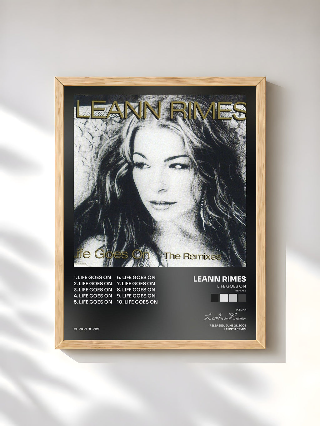 #bois Tableau de l'album Life Goes On (Remixes) de LeAnn Rimes, cadre en bois brut, imprimé et encadré en France